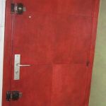 porte en faux cuir